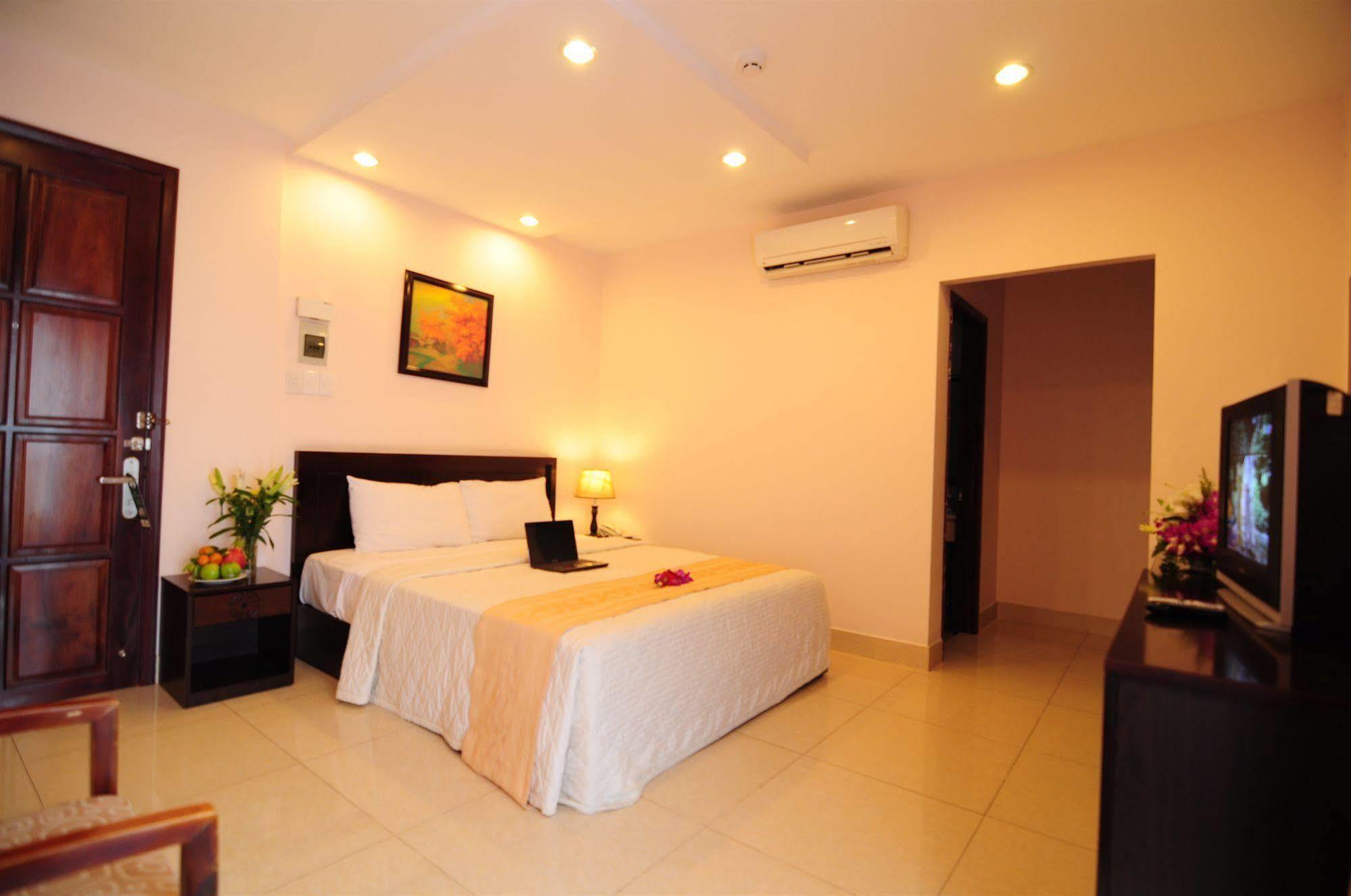 Phuoc Loc Tho 1 Hotel Хошимин Экстерьер фото