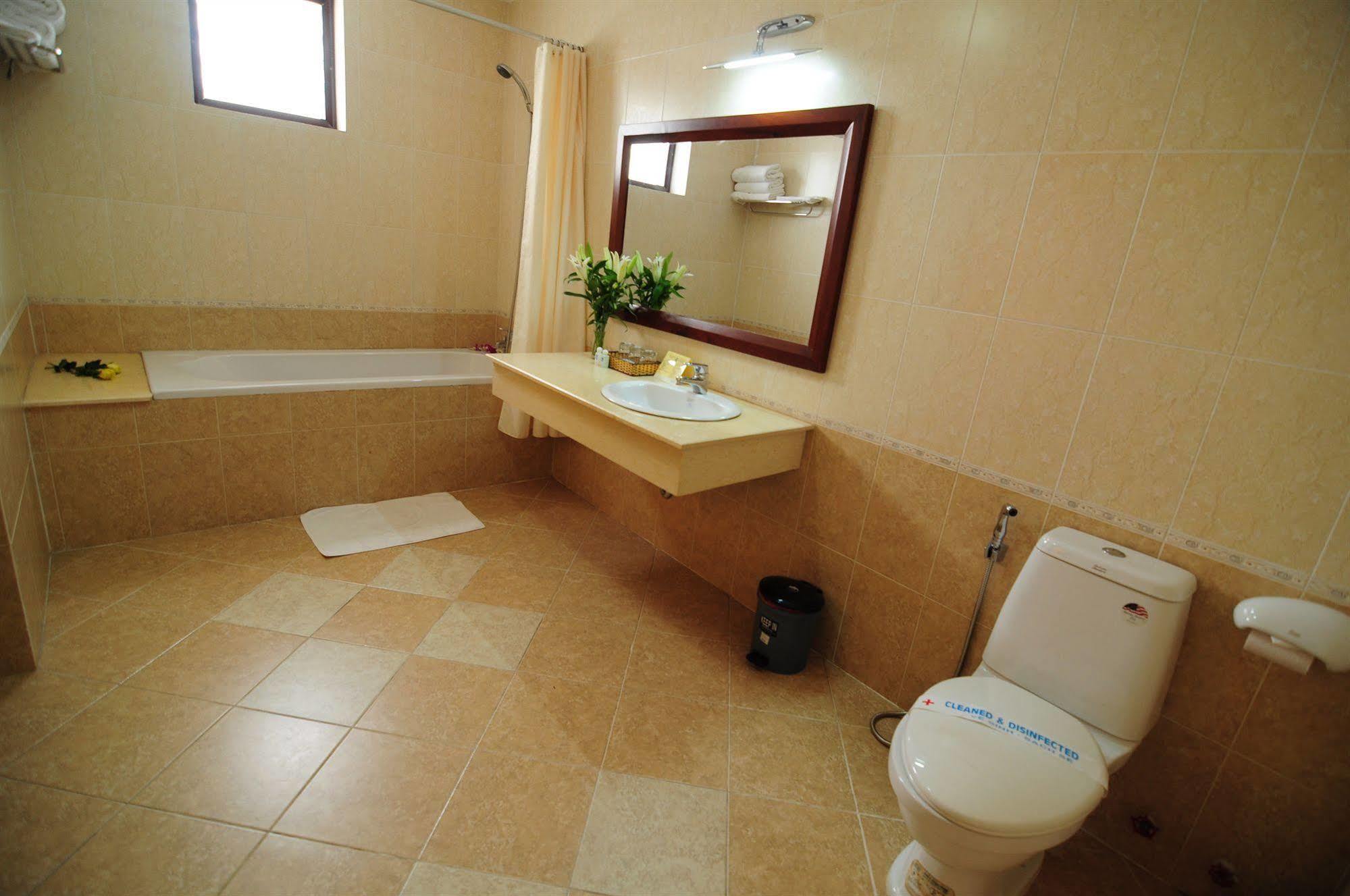 Phuoc Loc Tho 1 Hotel Хошимин Экстерьер фото