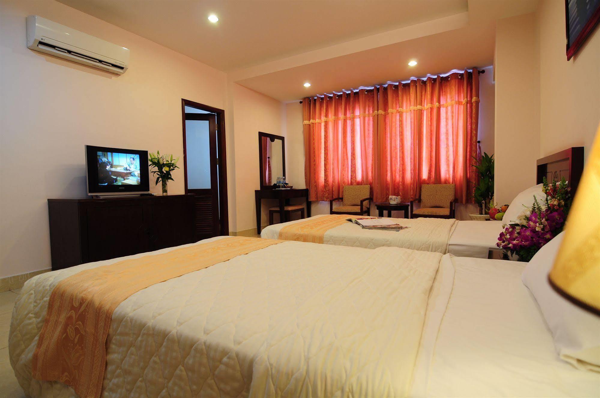 Phuoc Loc Tho 1 Hotel Хошимин Экстерьер фото